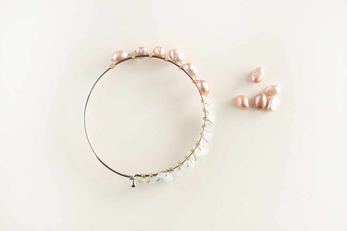 Wire wrapped bangle diy, quietlioncreations.com