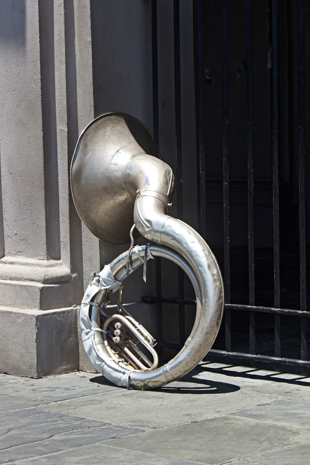 French Quarter tuba jazz in New Orleans- copyright Allison Cooling